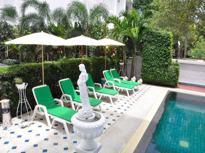 Oyo 75367 Ud Pattaya Hotel Banglamung Kültér fotó